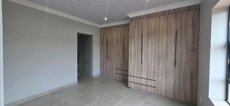 3 Bedroom Property for Sale in Outeniquasbosch Western Cape